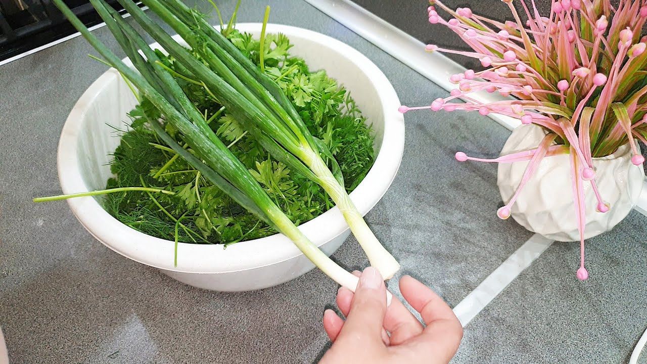 Даже не думала, что так можно ЗАМОРАЖИВАТЬ ЗЕЛЕНЬ НА ЗИМУ, попробовала -вкусно!