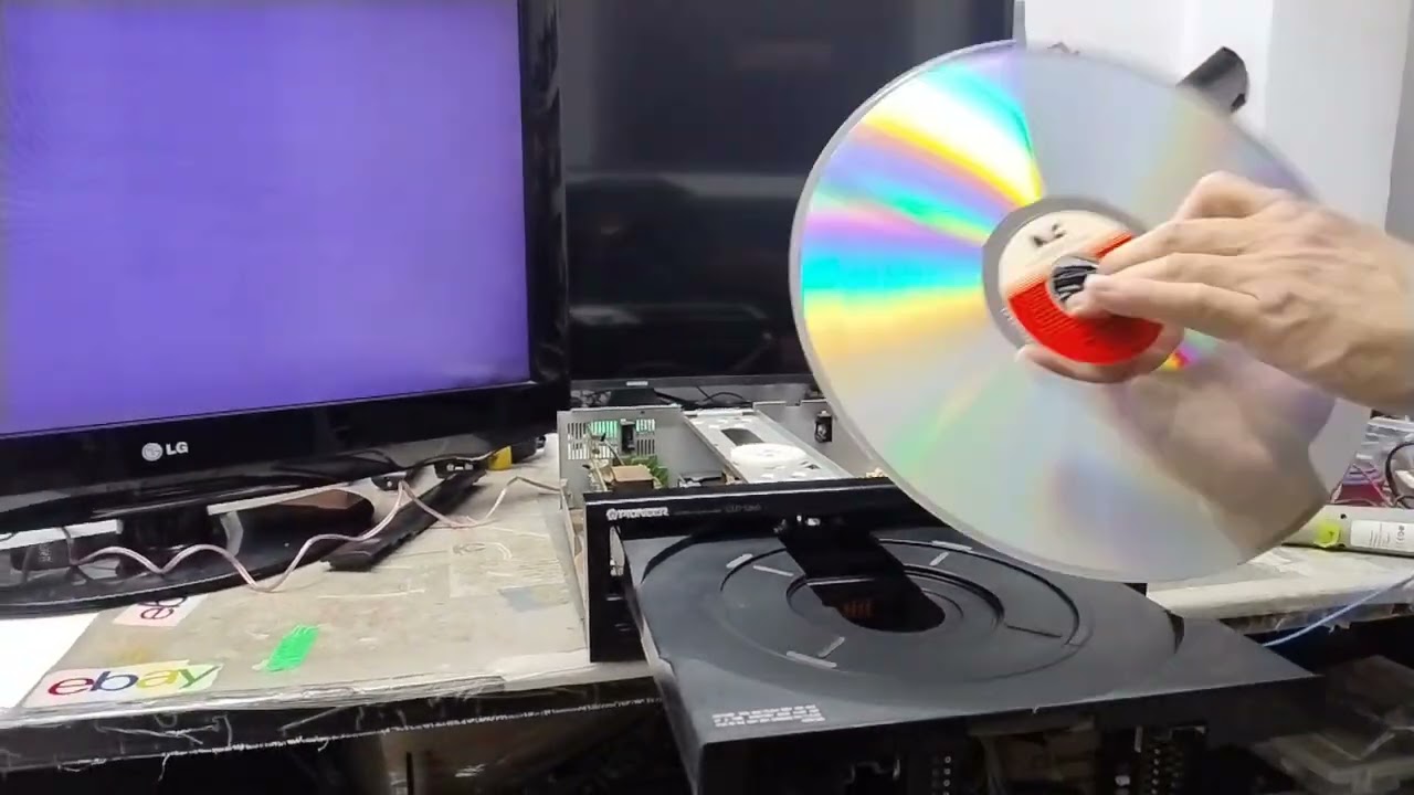 🎥 Reparé un LaserDisc de 33 años y funciona perfecto .#laserdics #videolaser #vintagetech