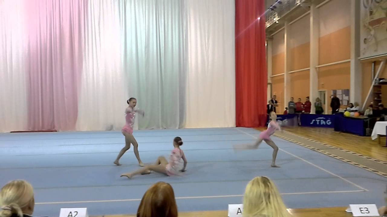 Спортивная акробатика, женская тройка г. Минска, баланс