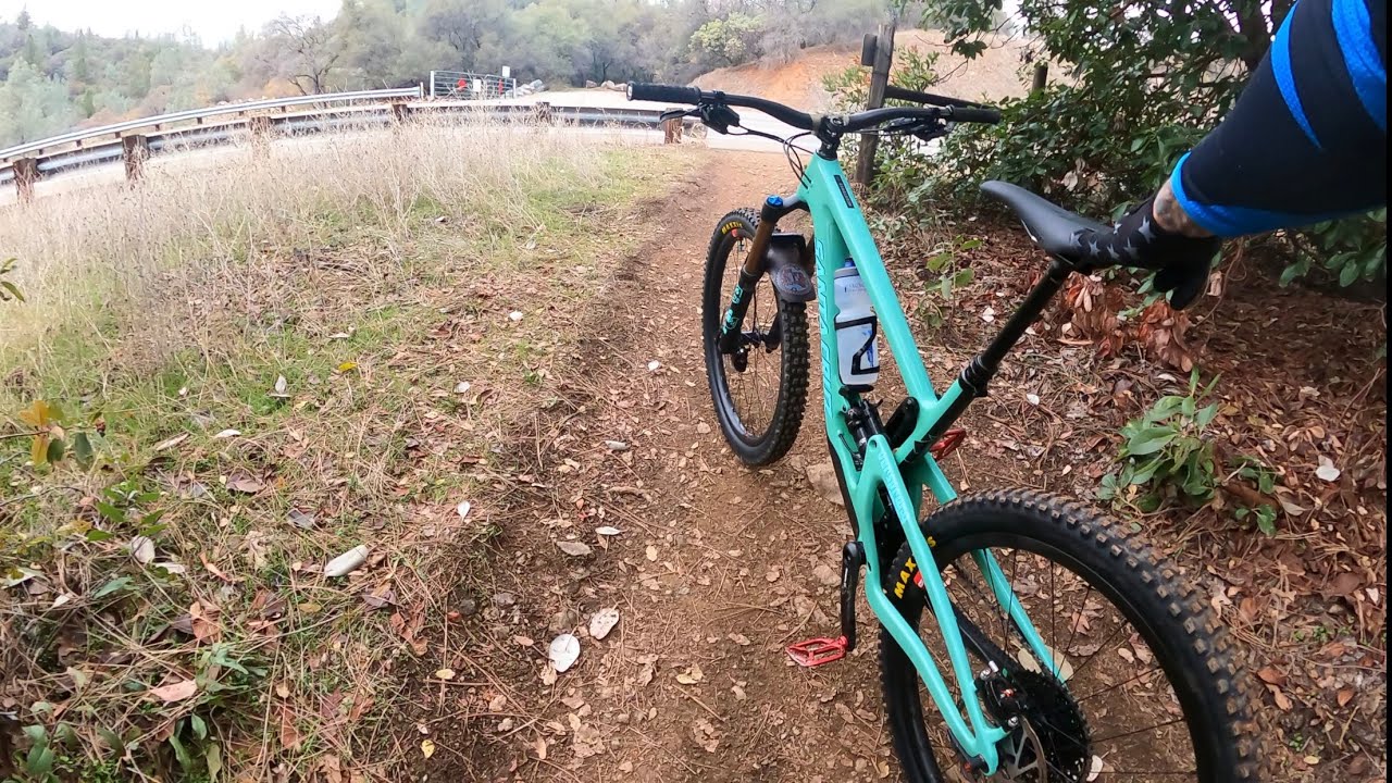 Specialized Enduro VS Santa Cruz Megatower