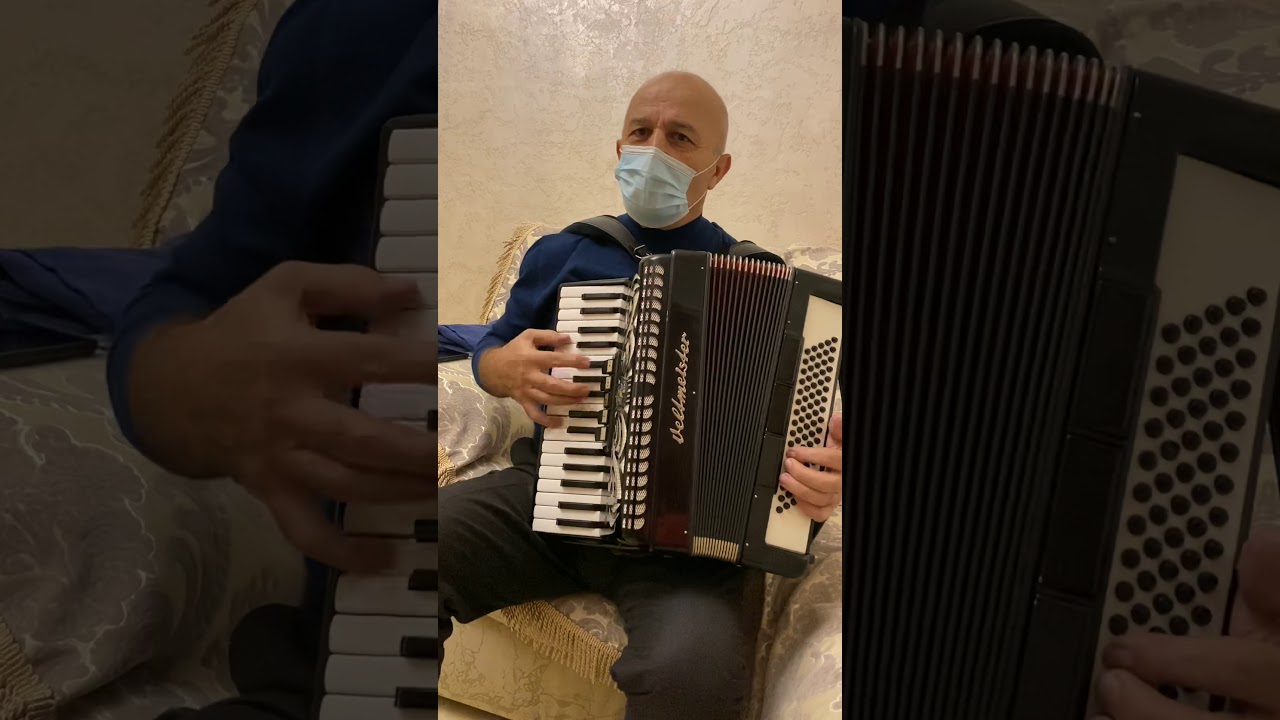 Поёт Жамал Магомедов