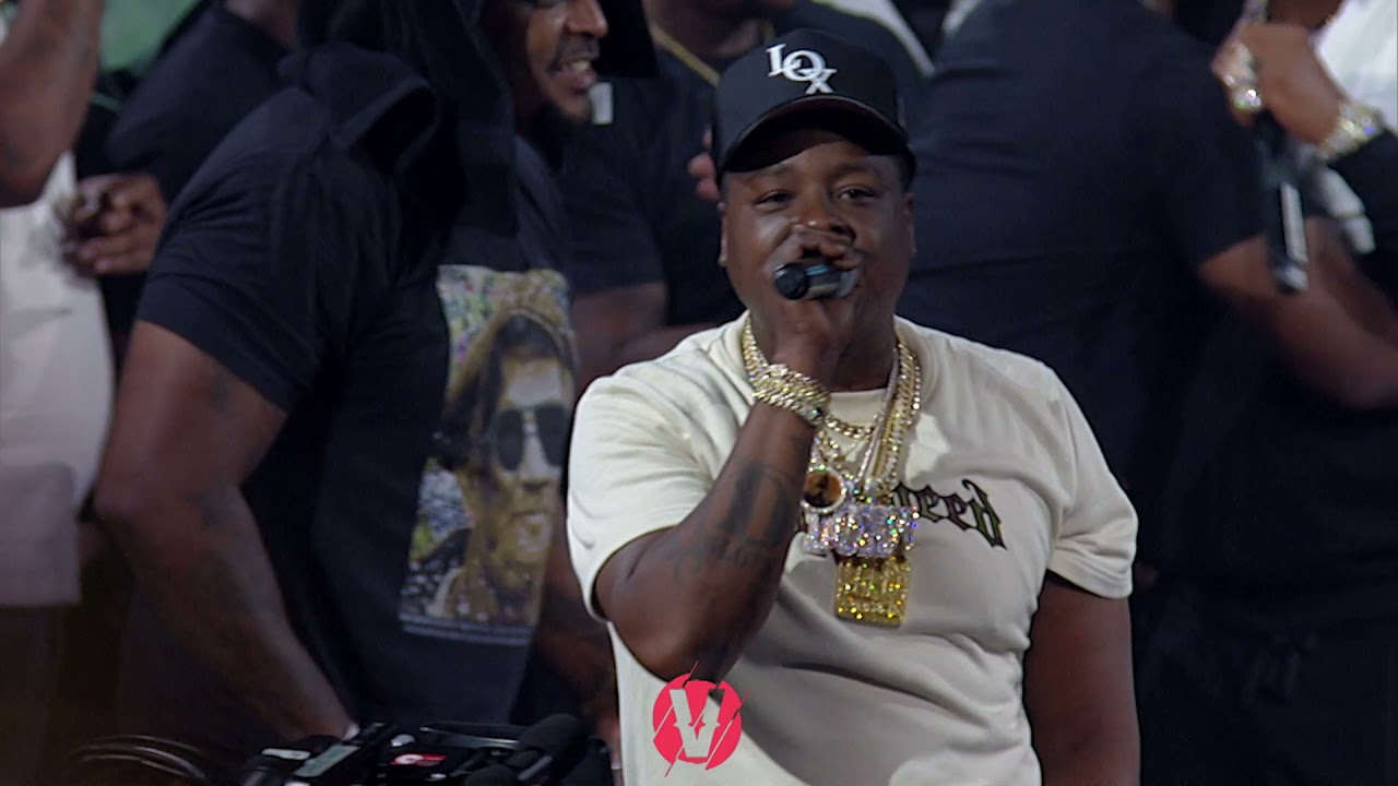 Jadakiss performs 