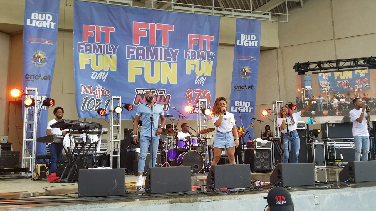 Fathers Day #FitFamilyFunDay event with performance by the Walls Group in Houston Texas.