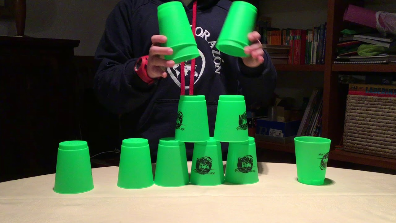 Tutorial del juego con vasos de STACKING