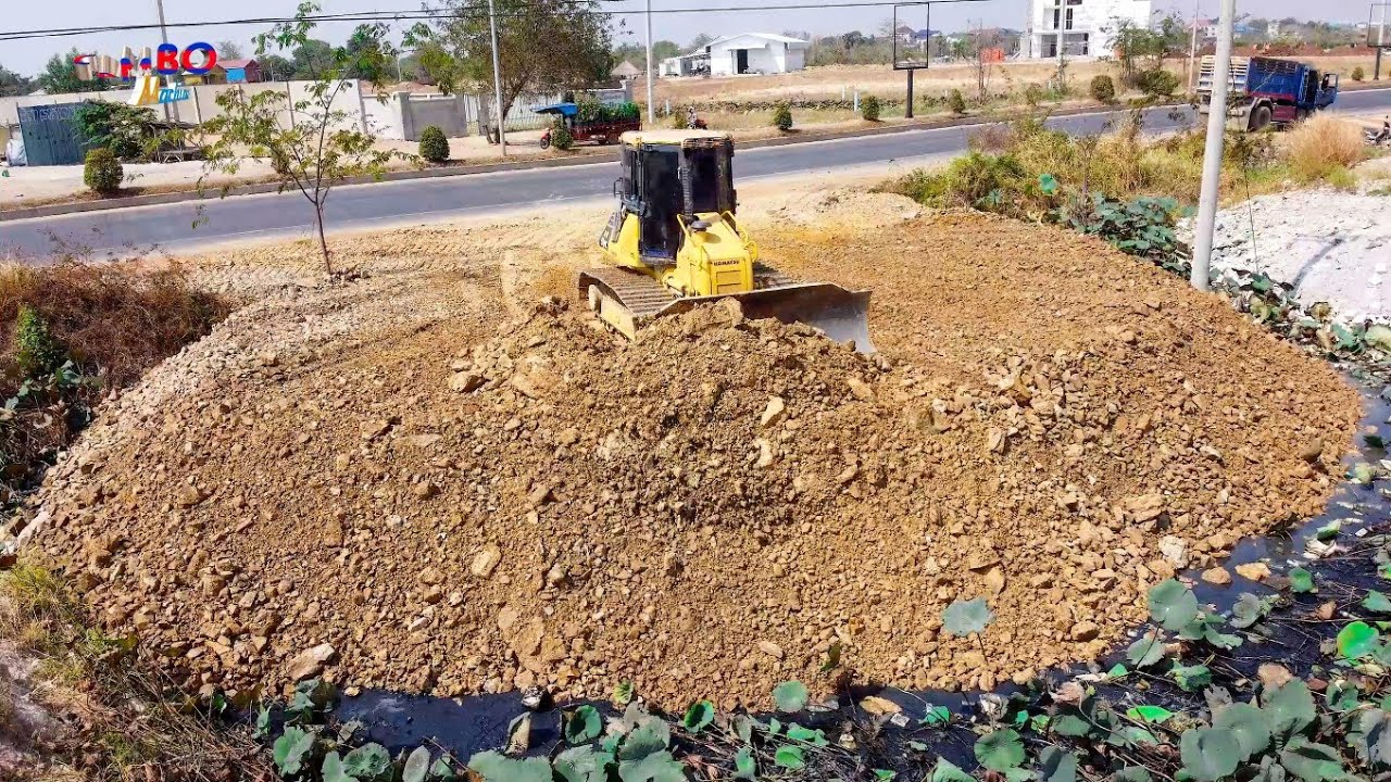 GREAT Team Work Land Fill up Full VIDEO Processing by Stronger Dozer KOMATSU DR51PX with Dump Truck