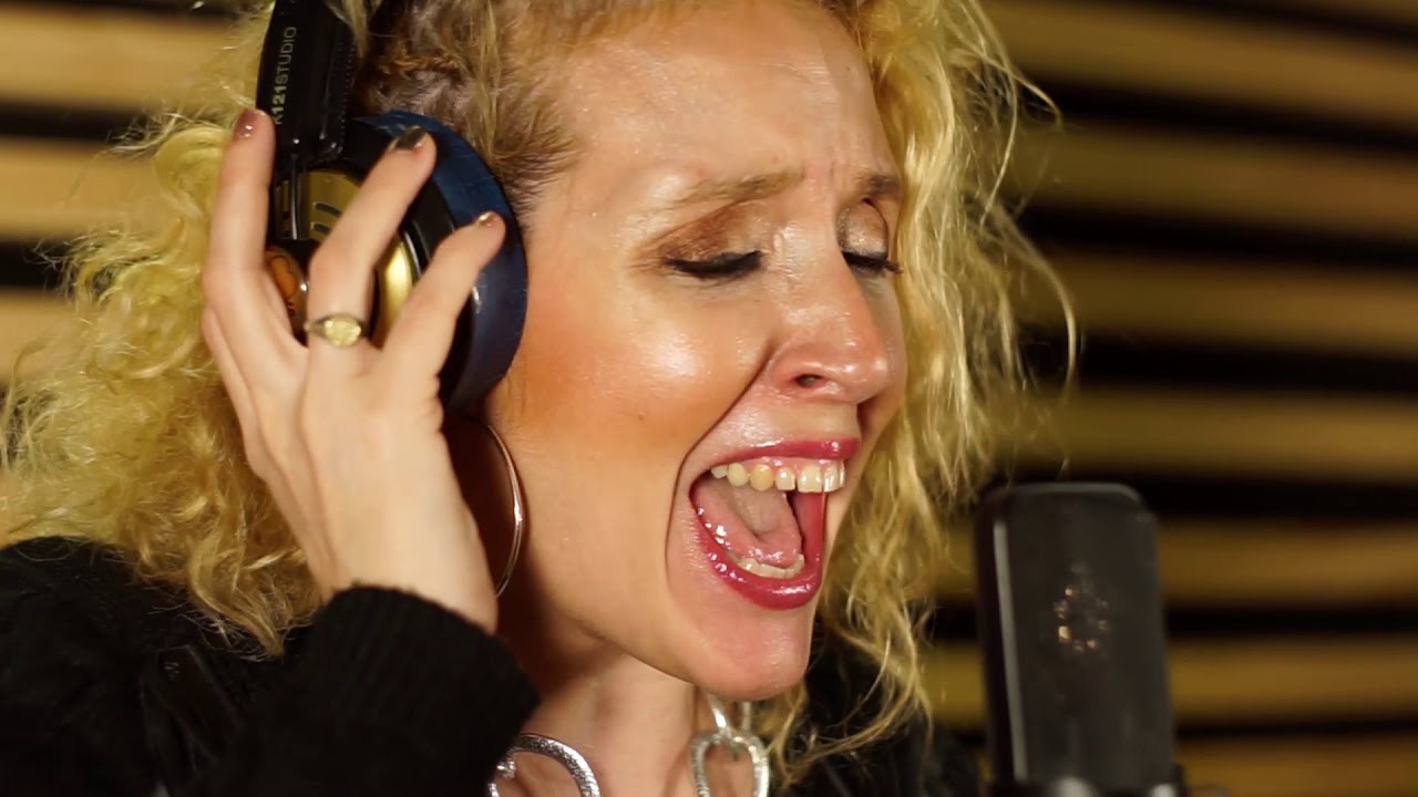 Tell Him - DILE.  Cantado por Patrissia Lorca & Claudia Tejada.