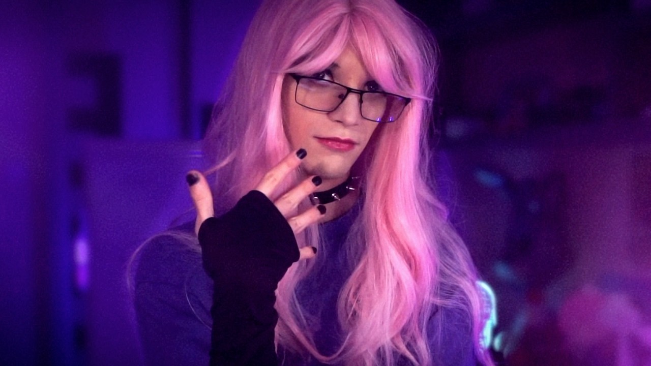 Tw&oacute;j Lokalny E-Girl