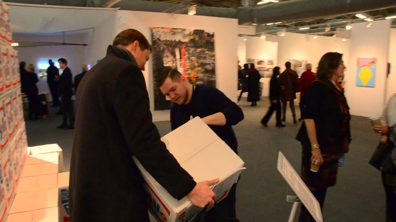 Коробки Brillo Чарльза Лутца на выставке Armory Show