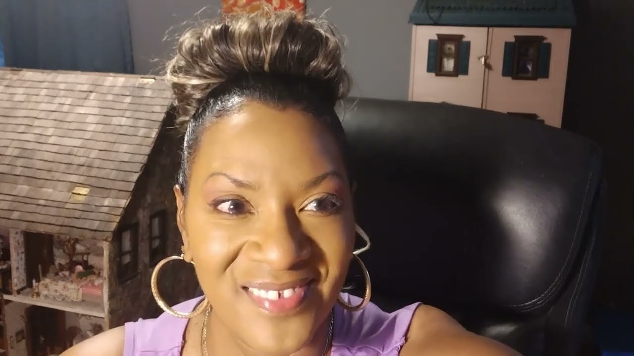 Dress Shop Dollhouse Bathroom Update PLUS BONUS Footage introducing the New Dolls