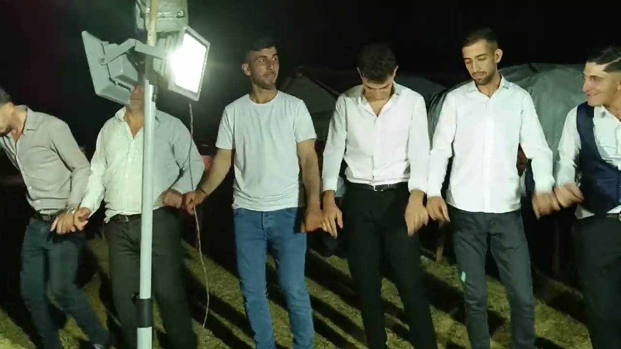 muş Korkut yönüren köyün düğünü