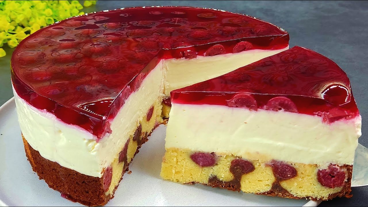 Сочный мраморный кекс со сливками и вишнями. Простой и вкусный рецепт за 15 минут.