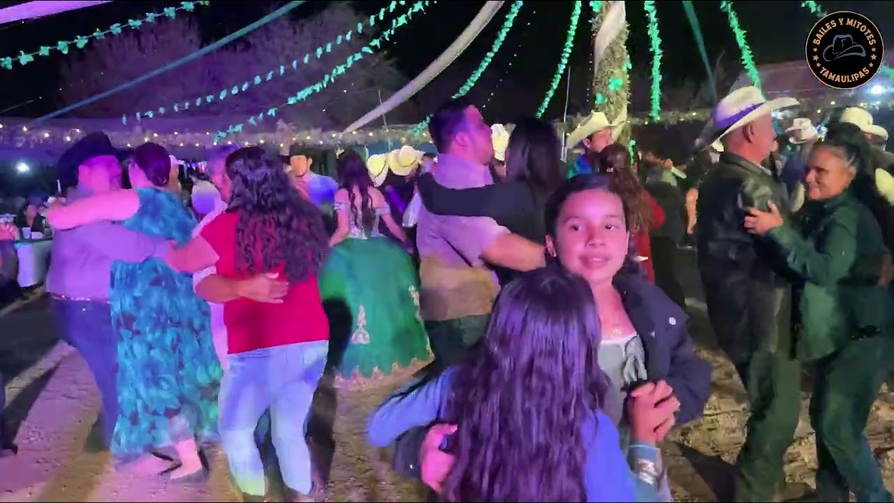 Bailando en Ejido El Gavilán Mpio De San Carlos Tamaulipas 