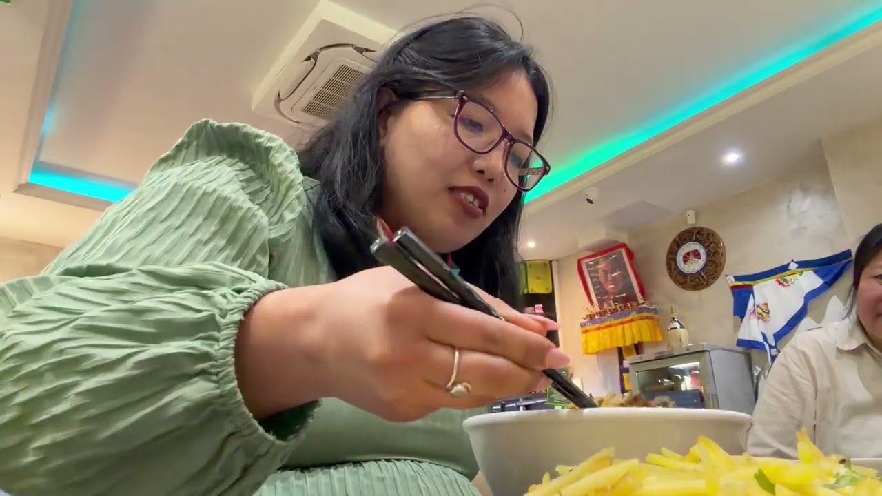Taking him to Tibet Kitchen at Gare du Nord - Bf face reveal