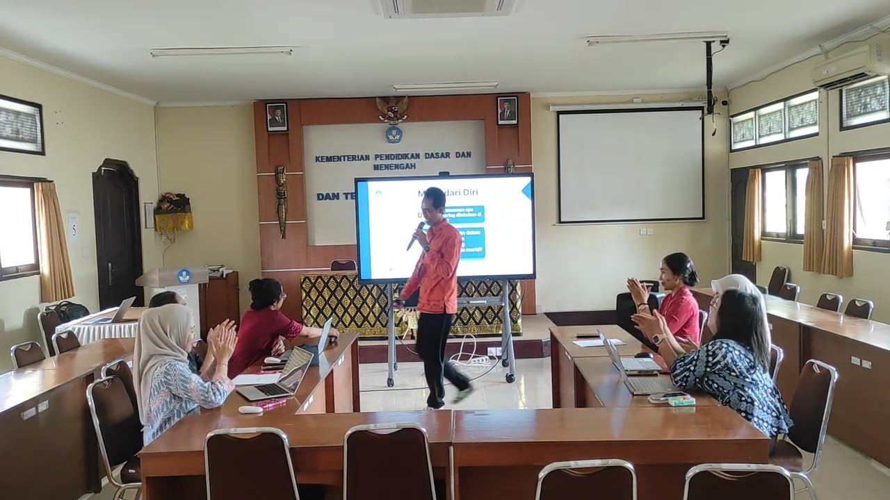Micro Teaching (I Putu Gede Sutharyana Tubuh Wibawa)