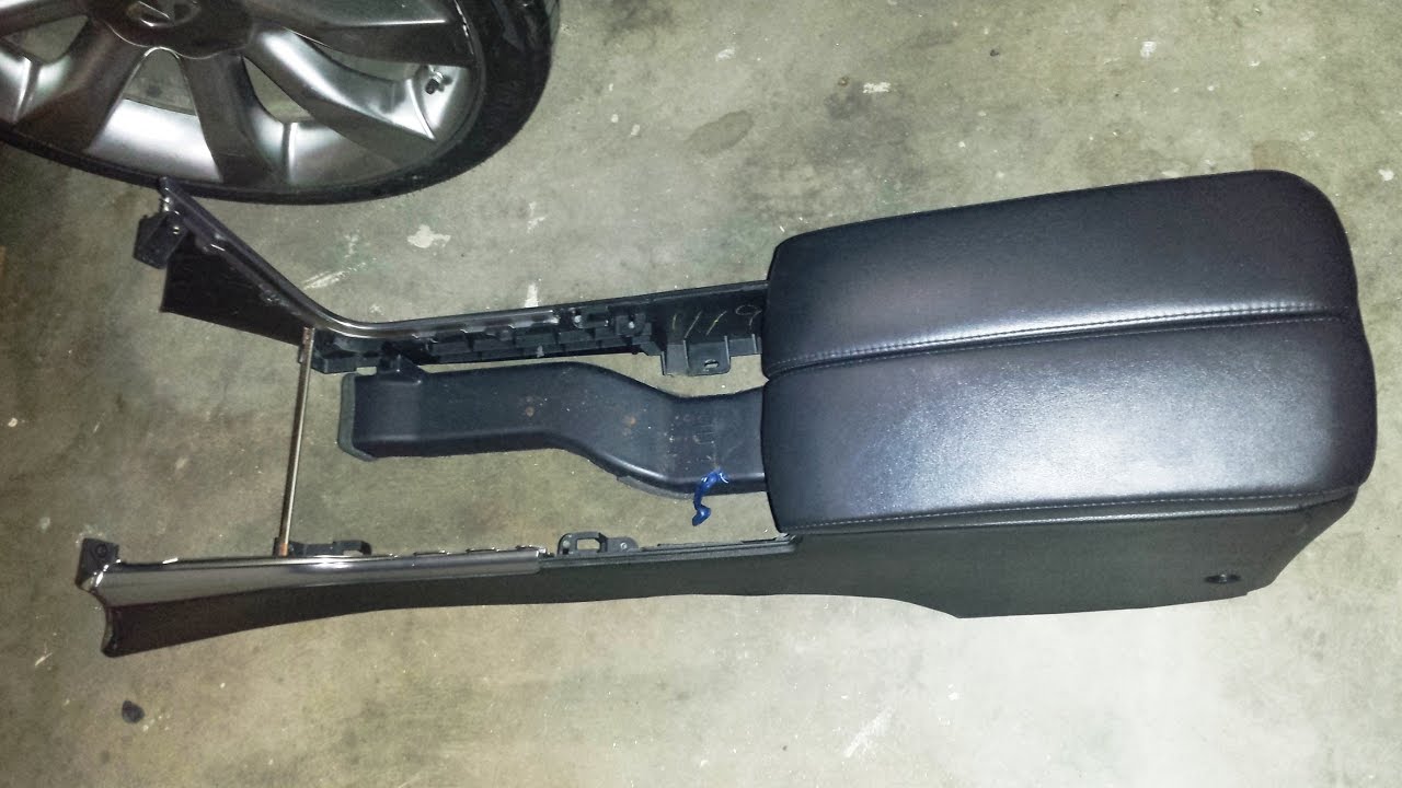 Remove Center Console/ Armrest - Infiniti M45 M35