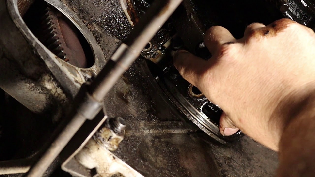 JEEP 4.0 REAR MAIN SEAL replacement AND OIL PAN GASKET on my JEEP CHEROKEE XJ