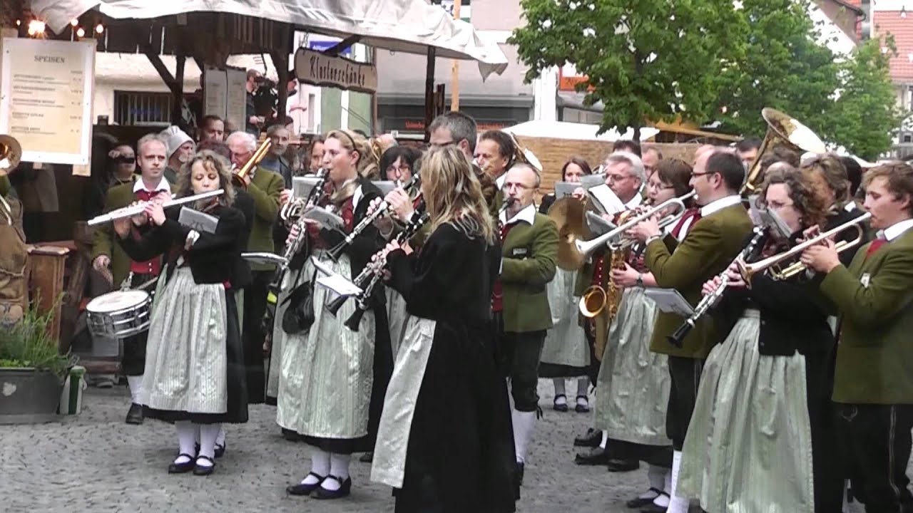 Gedenkjahr 1462 in Gundelfingen - Eröffnung vor dem Rathaus am 1. Juni 2012