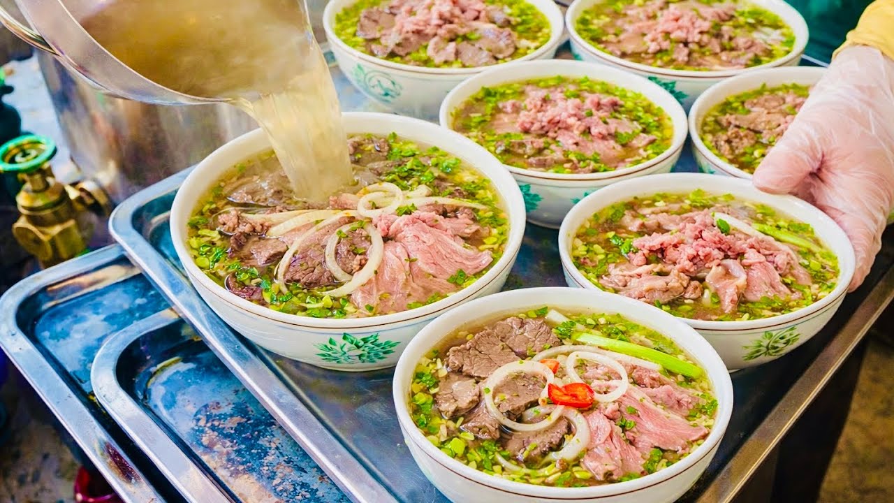 Top 7 Famous Delicious Vietnamese Beef Noodle Restaurants in Hanoi | Hard to Resist | Street Food #1