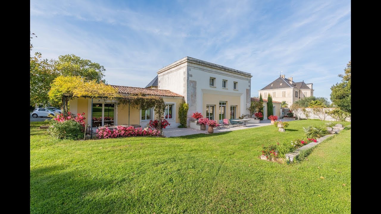 La Rochelle - Charente-Maritime : Maison et domaine à vendre ref : 75067NML17