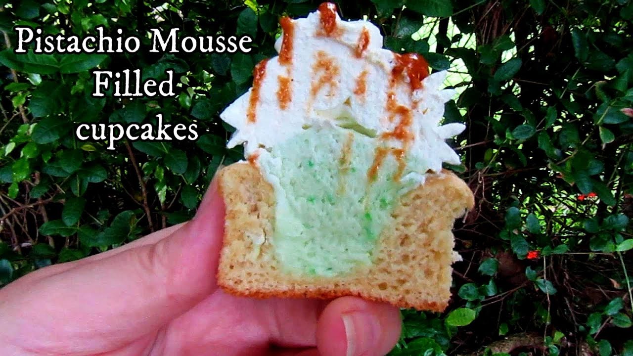 Эти кексы с фисташковым муссом сведут вас с ума 🤯 | Рецепт в стиле пекарни