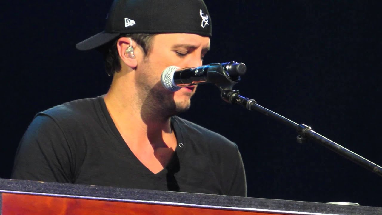 Luke Bryan~Shut it Down~Nashville TN 10/19/13