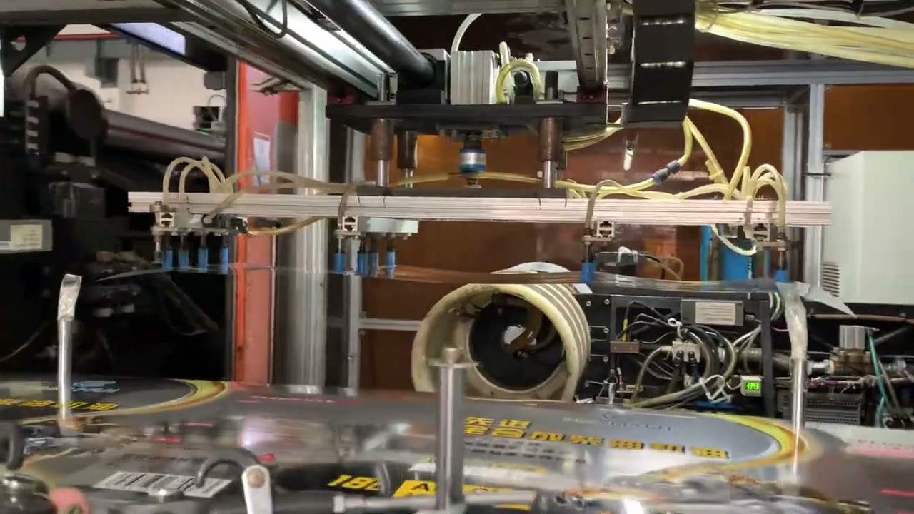 In-mold labeling production process
