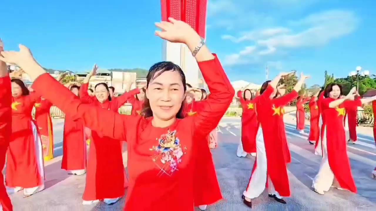 Liên khúc Đất nước trọn niềm vui và Mùa xuân trên TP HCM miền núi Tánh Linh tuyệt đẹp!❤️