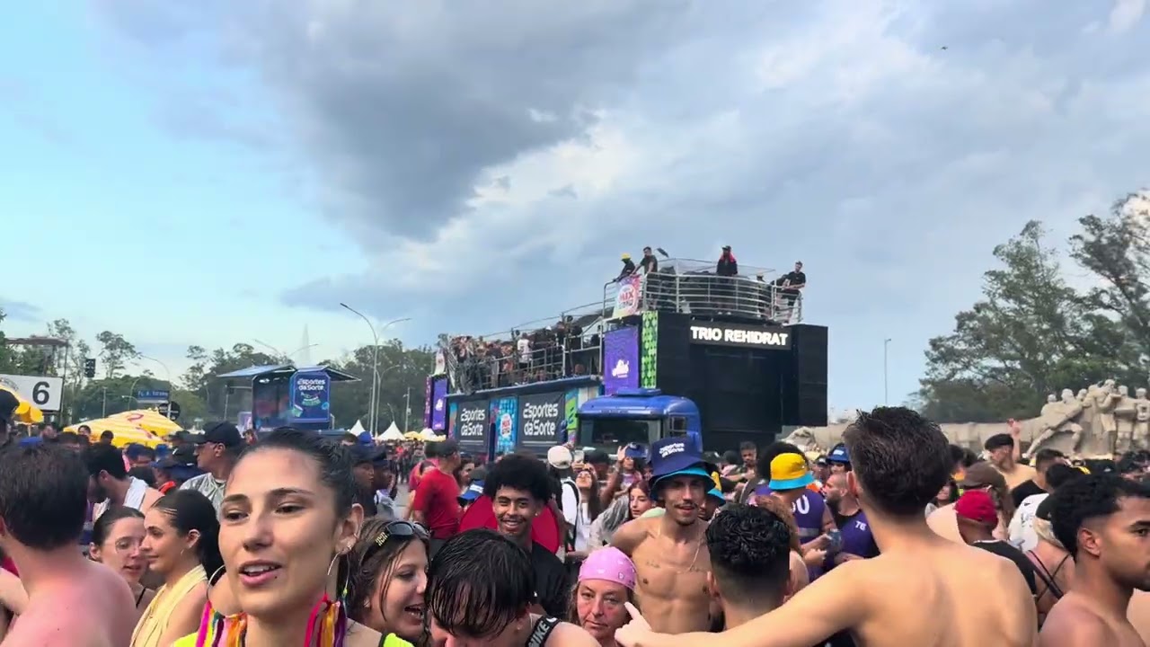 Falcão no carnaval de São Paulo 2026 - trio demolidor 