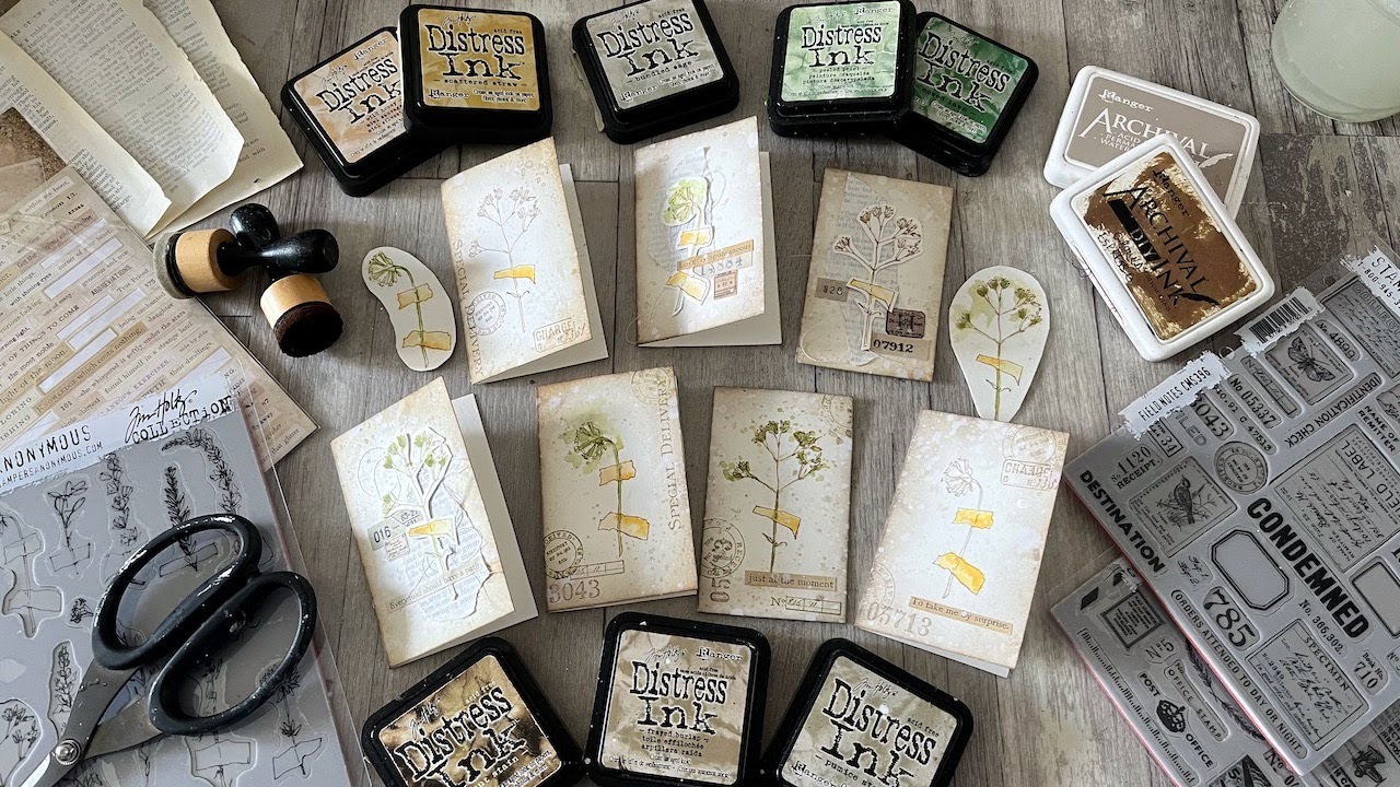 A few (more) minutes of fun - tiny cards with Tim Holtz stamps