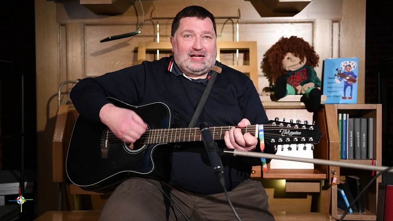 Singerunde mit Pfarrer Hojenski