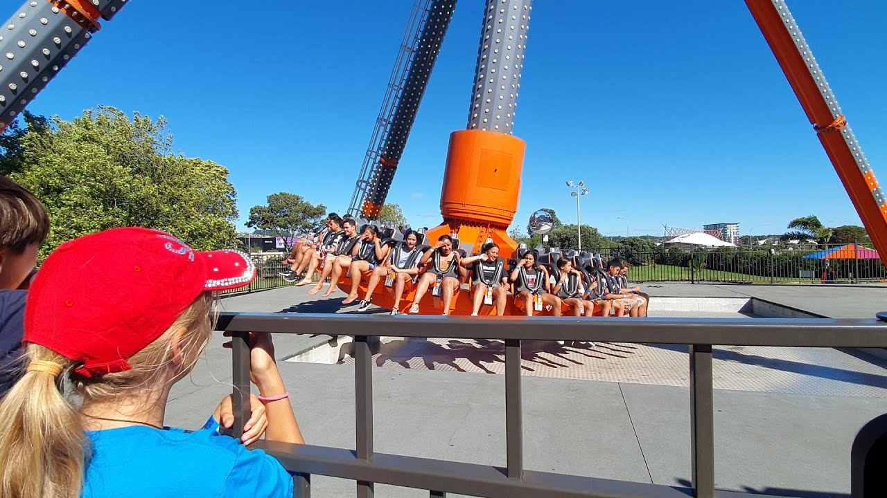Stratosfear (Extreme Cycle), Rainbows End, Auckland (NZ). Dec 2019.