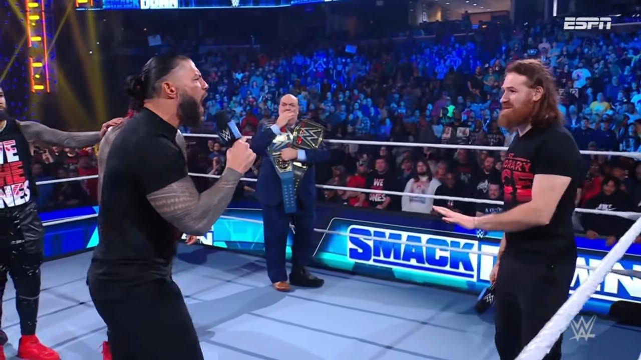 Roman Reigns regaña a Sami Zayn y Kevin Owens aparece - WWE SmackDown 6 de Enero 2023 Español Latino