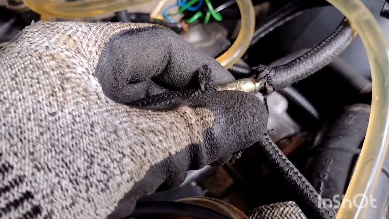 12   Instalação da Válvula a vácuo de Combustível da Burgman 125CC