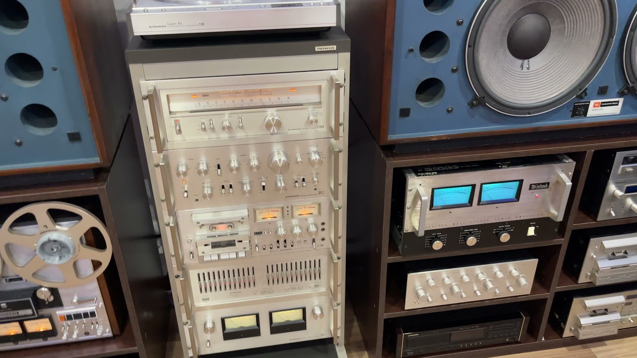 Vintage Pioneer, Mcintosh, Sansui y JBL. Simply Red.