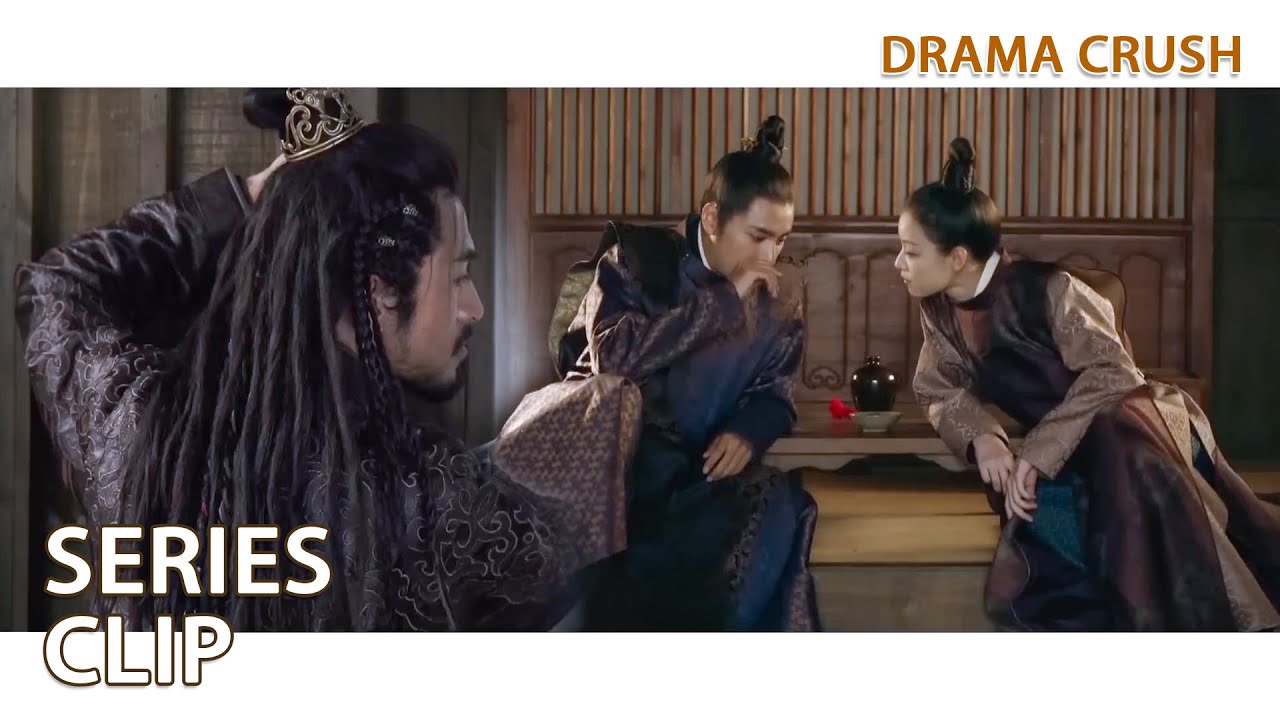 王爺和女主關門曖昧調情，情敵吃醋蹲在門口偷聽小情侶聊天❤️天盛长歌 The Rise of Phoenixes