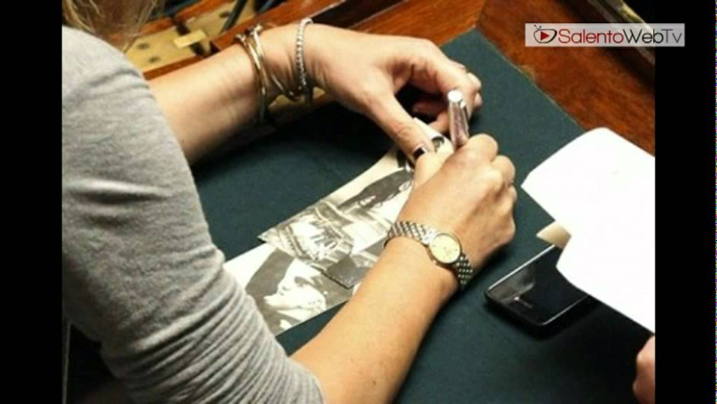 Mussolini autografa foto del nonno. Esistono anche a Lecce i nostalgici del Duce?