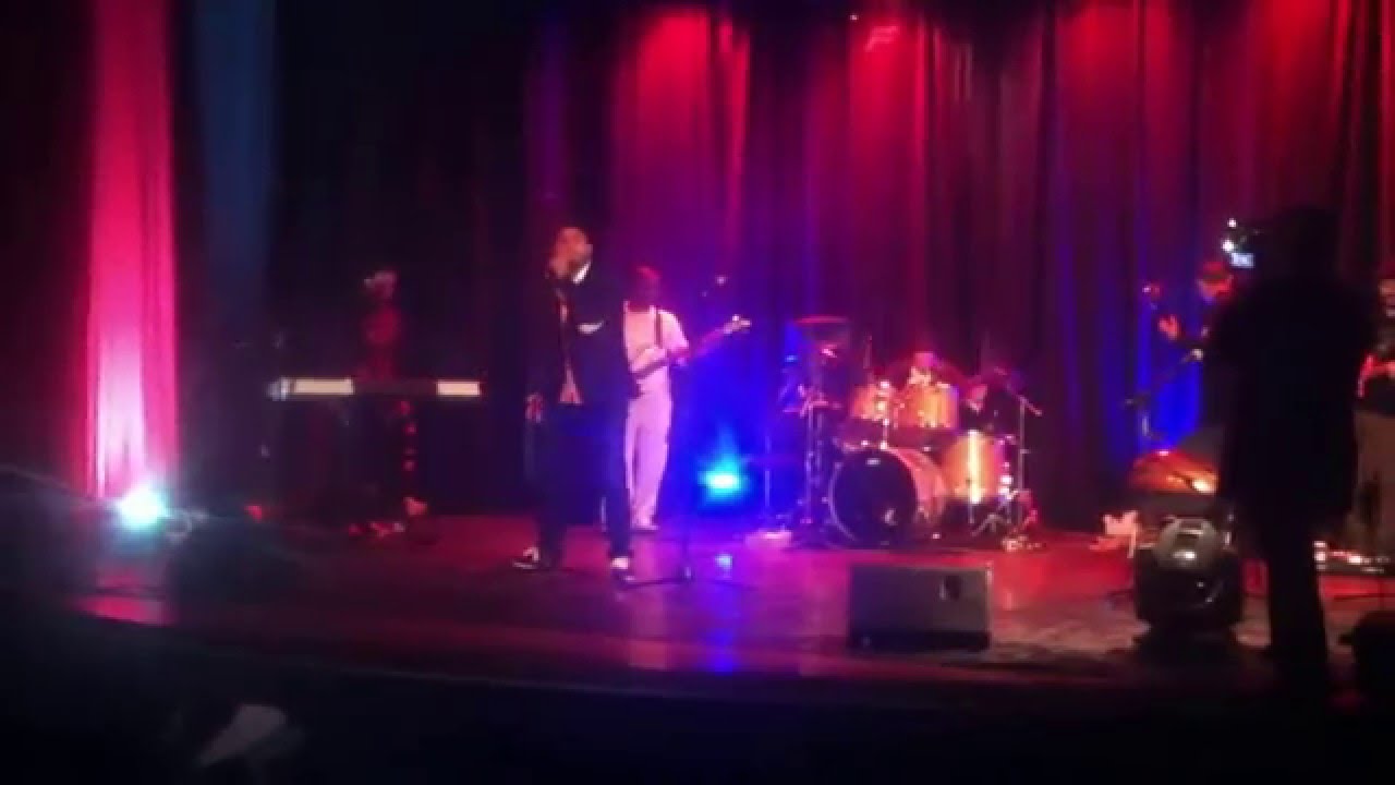 Jelloul chante Aicha de cheb khaled / Live