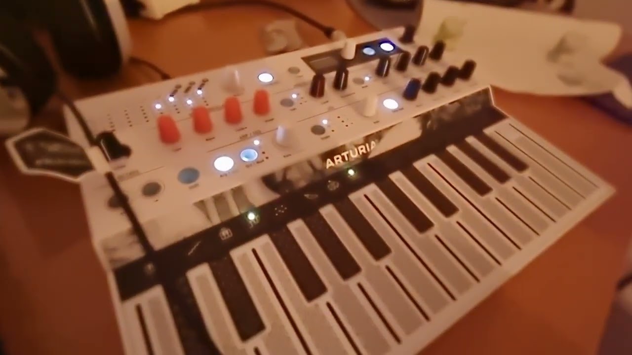 akai force and arturia microfreak: how to connect these badboys