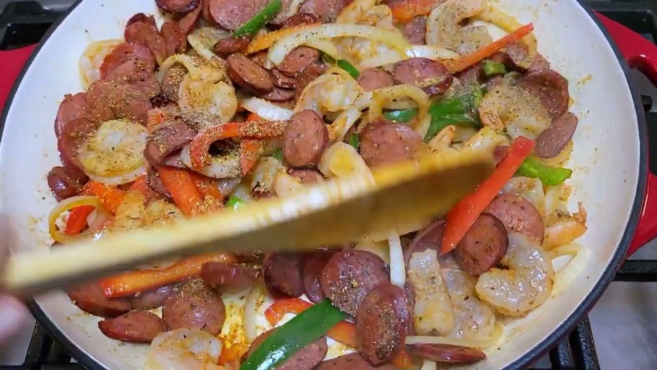 Shrimp & Sausage Skillet Recipe | This 15 minute dinner never dissapoints!