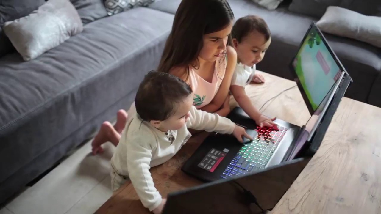 Le Slide adds 2 slide out displays to your laptop