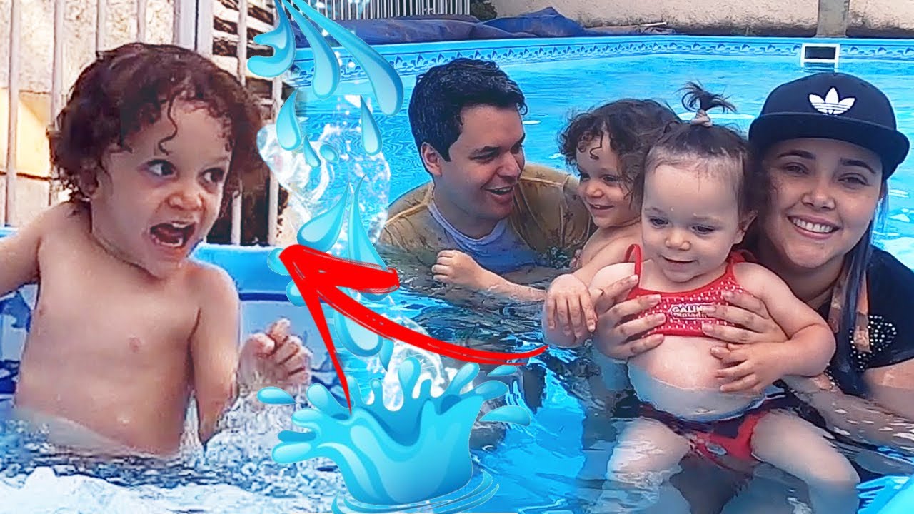 ASSUSTANDO MEUS FILHOS NA PISCINA!
