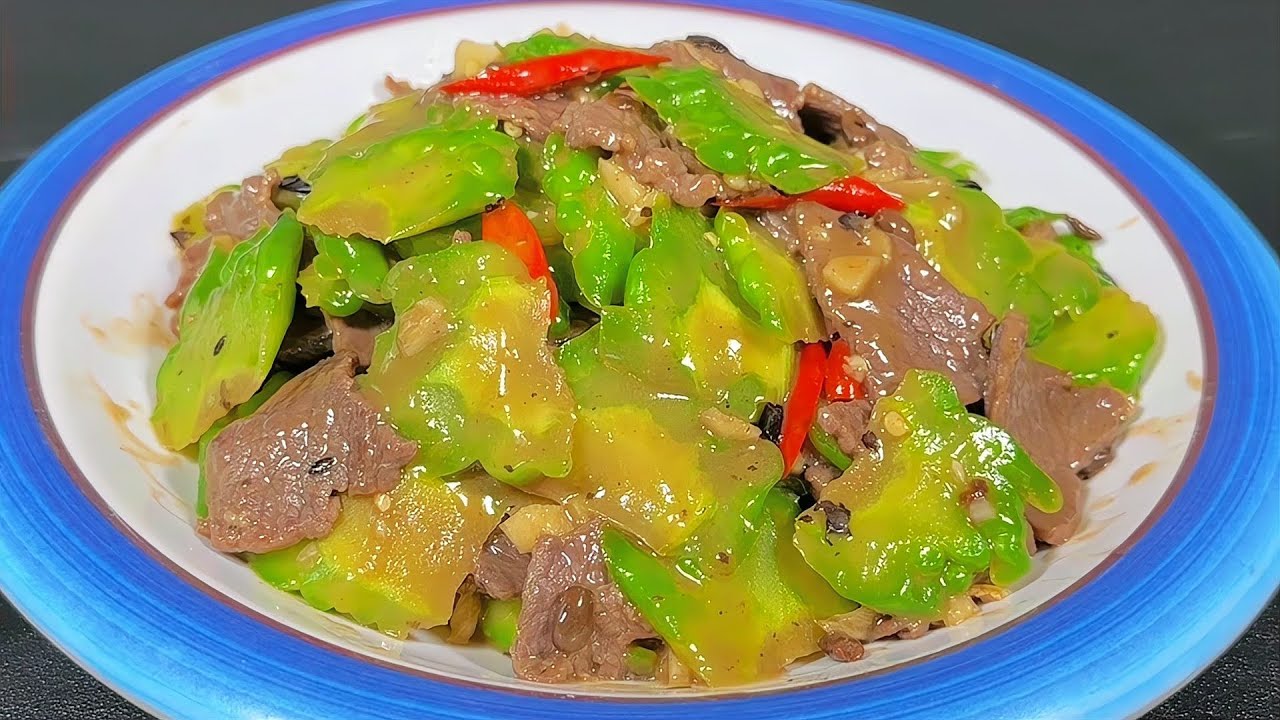 苦瓜炒牛肉別直接下鍋，教你一招，牛肉滑嫩，苦瓜顏色翠綠不發黃 #美食 #家常菜 #营养汤 #春季食谱 #素菜