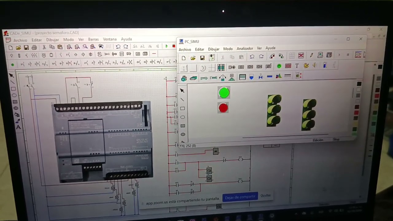 Simulación de un semáforo de 2 vías, en CADE SIMU y PC SIMU, con pulsaciones en el amarillo preaviso