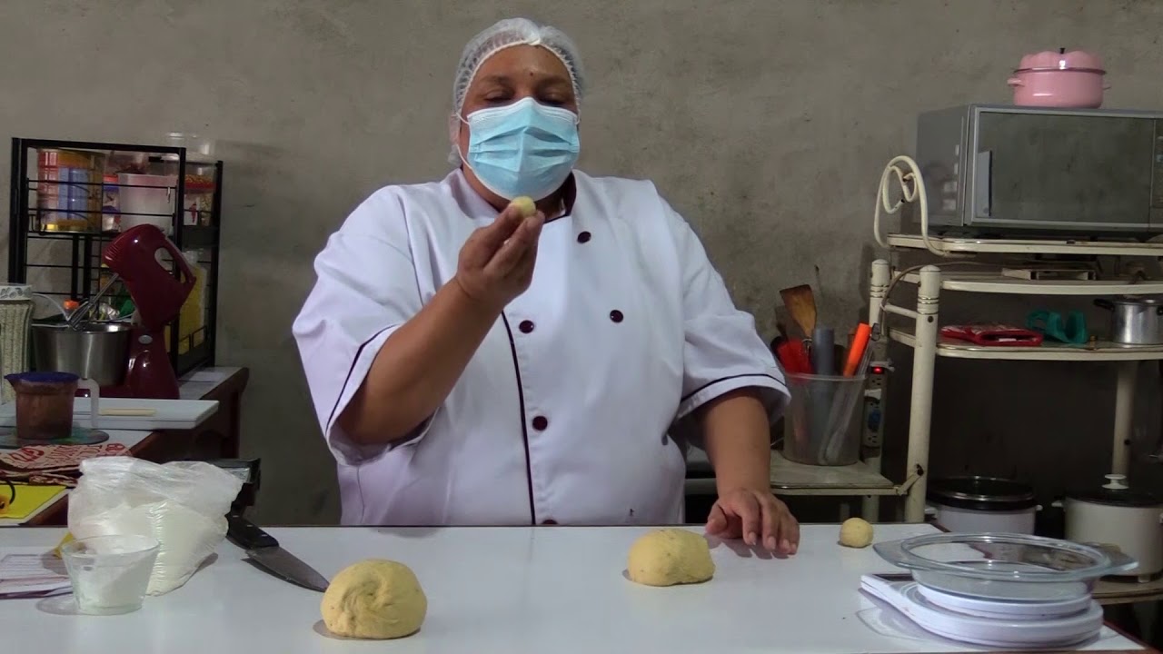 PRIMERA CLASE DE PASTELES Y FUENTE DE SODA CON MISS JULIANA