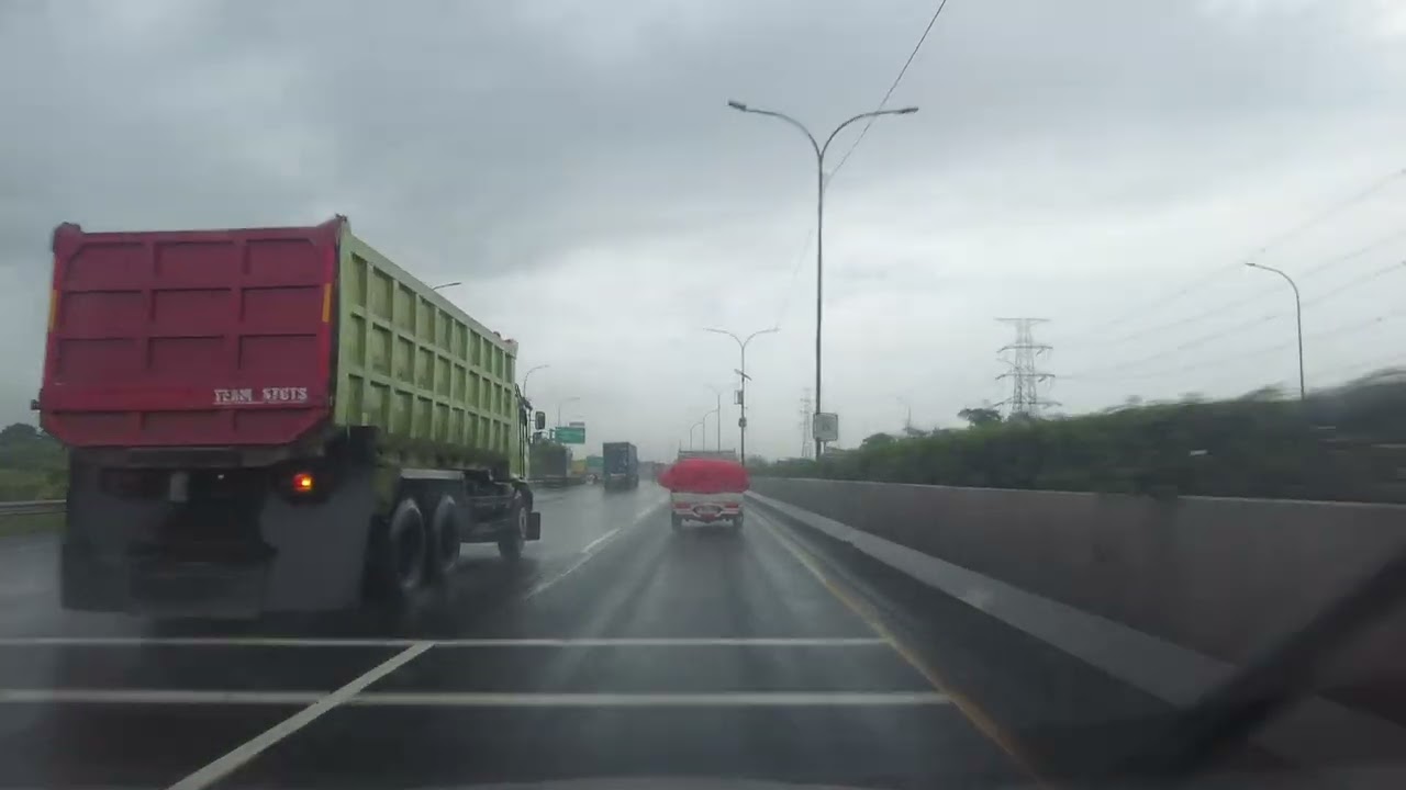 Driving on Jakarta-Merak Toll Road from Cikupa Toll Gate to Rest Area KM 42 Rainy Day Smooth Traffic
