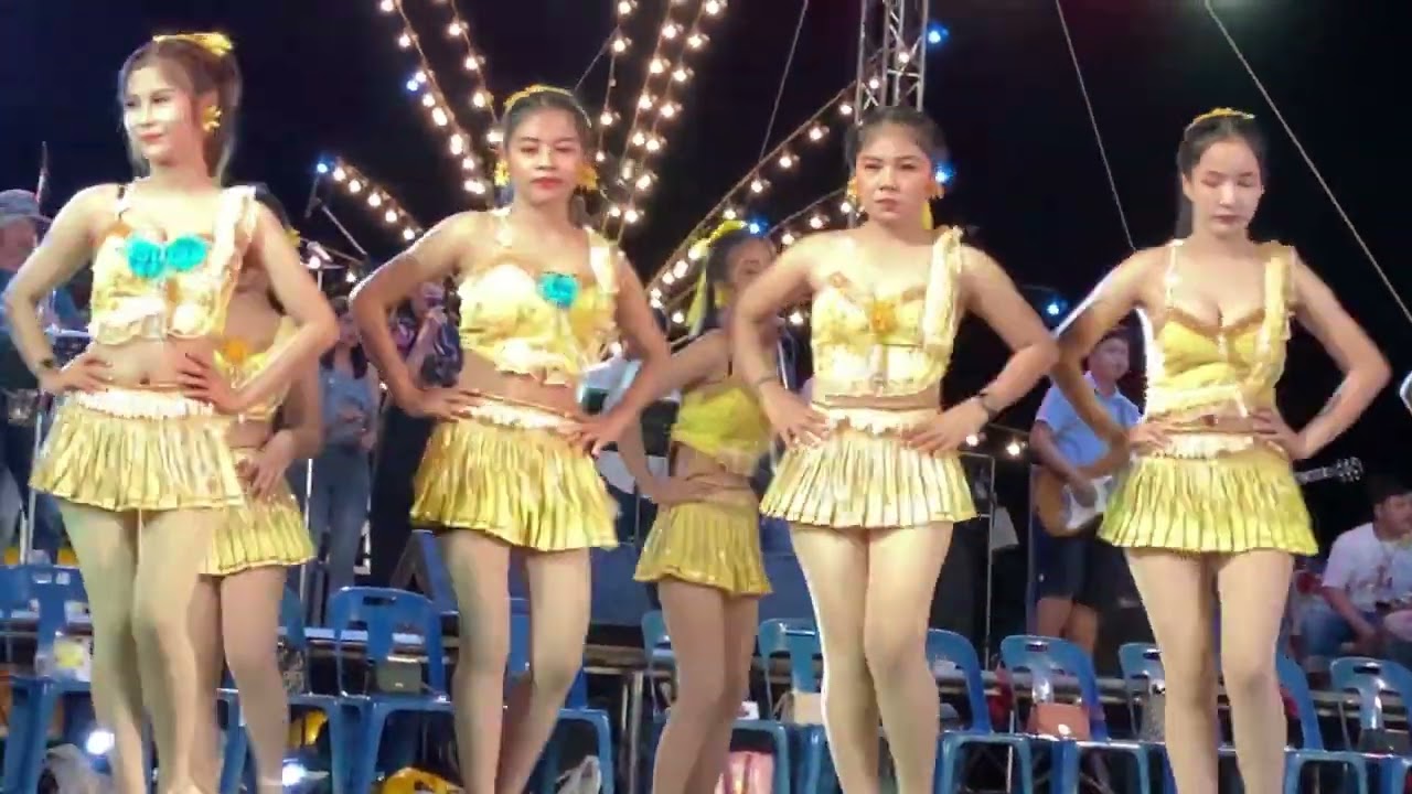 #สาวนาสั่งแฟน จ้า🎧😊#รำวงเพชรบุรี วงดนตรี #ส_หาดสวรรค์😊นางรำคณะ #เพลินพิศวงศ์จินดา #แม่ศรีไพร🎧