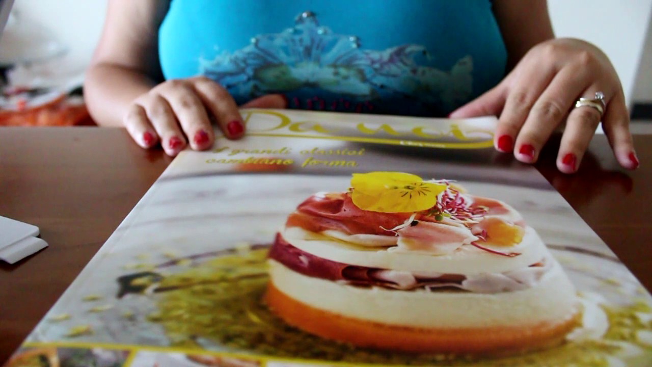 Asmr Whispering Italian: Sfogliando dei magazine