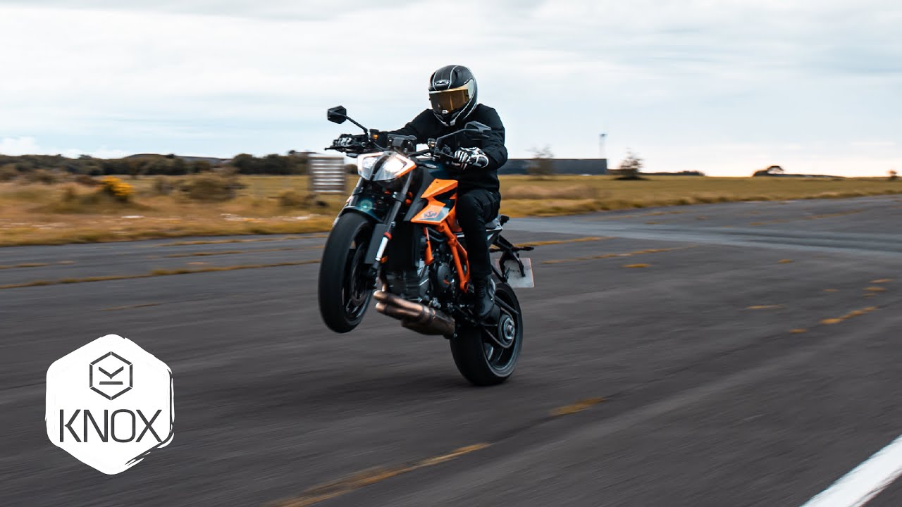 KTM 1290 Superduke R review by KNOX