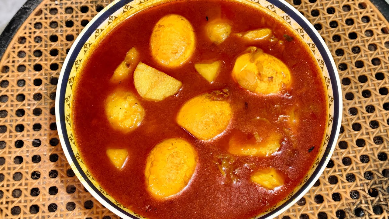 ডিম আলুর ঝোল রান্না।