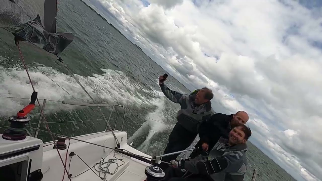 FIRST 27 / SEASCAPE 27 BENETEAU (Speed: 17,3 KTS)